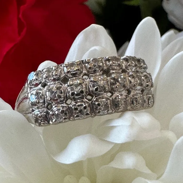 14K White Gold Ladies Diamond Ring 13000537 ONeills Estate Jewelry Rings