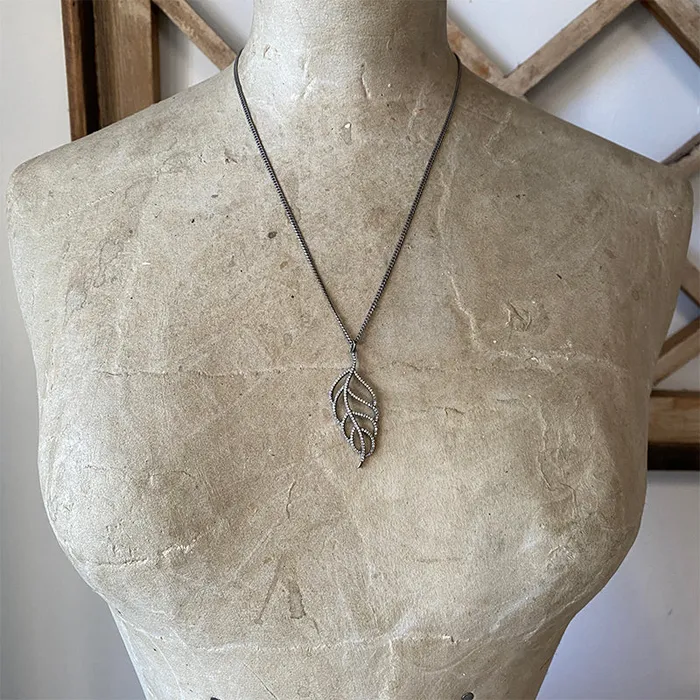 Robindira Unsworth Necklaces Myra Feather Necklace